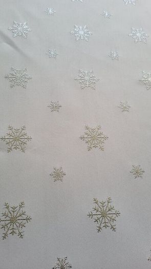 Bespoke Christmas tablecloths, runners, napkins. Made to measure