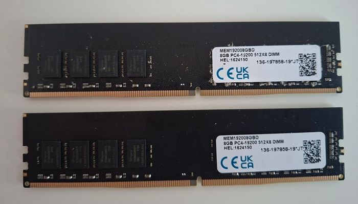 Sk Hynix 16GB (2 x 8GB) DDR4 PC4-19200 - 2400MHz DIMM Desktop Gaming Memory