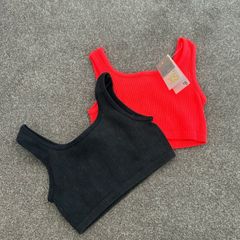 4 x XS cropped tops