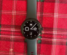 Google pixel watch 3 45mm, with strap and charger