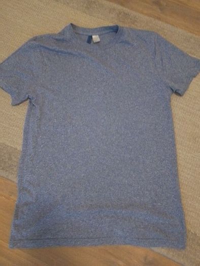 H & M T-shirt