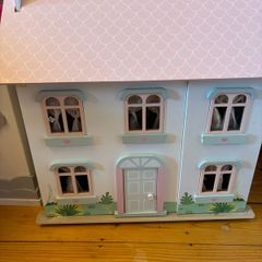 Dollshouse