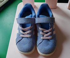 Adidas childrens Runners Size C8