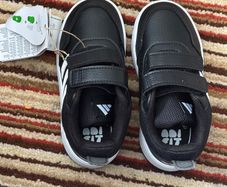 Adidas Unisex shoe