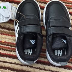 Adidas Unisex shoe