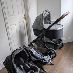 UPPAbaby Cruz V2 Travel System + Bassinet + Mesa i-Size Car Seat & ISOFIX Base