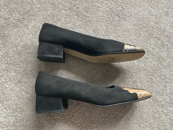 Stunning black suede and metallic bronze pumps with python like by Spanish designer Paco Herrero.