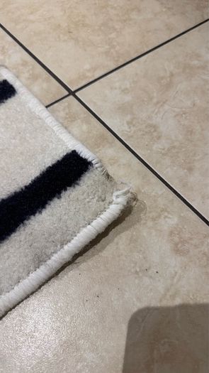 White/black stripes rug