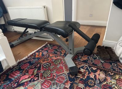 Nautilus adjustable weight bench in excellent used condition
