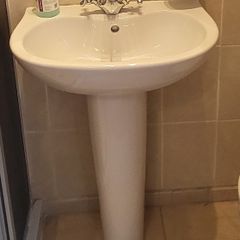 Bathroom sink with pedestal