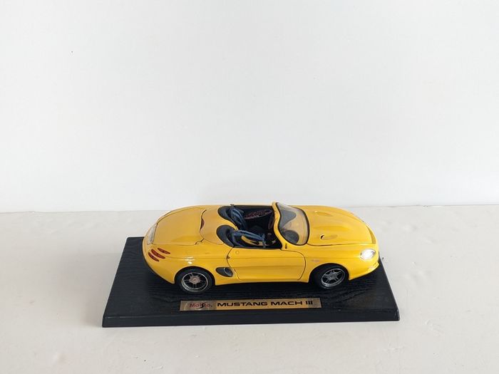 Maisto Mustang Mach III Yellow Model Car