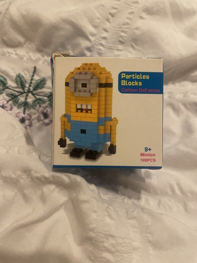 100 piece minion/ particles blocks