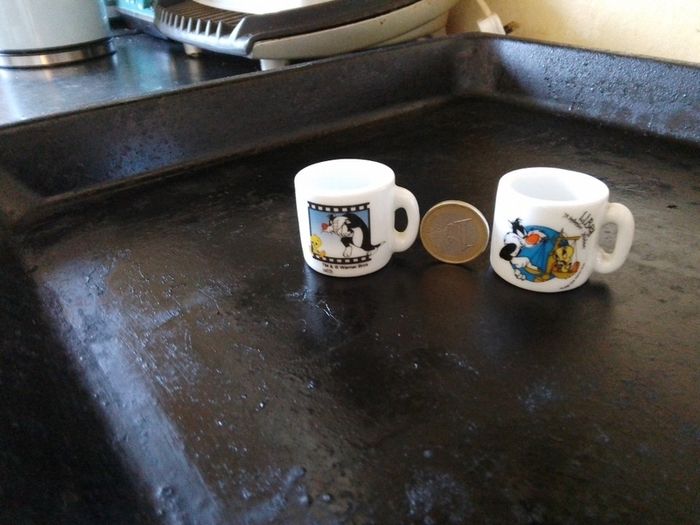 Sylvester and Tweety collectable miniature cups