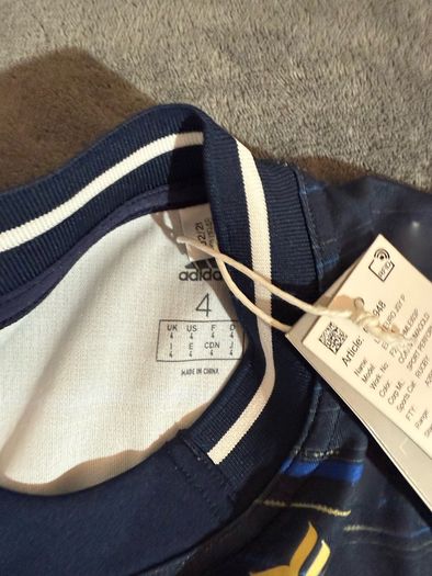 Leinster rugby player spec Tight fit Adult medium Brand new