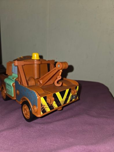 Disney Cars 2 Hide n Spy Tow Mater Bop it style game - Fully working