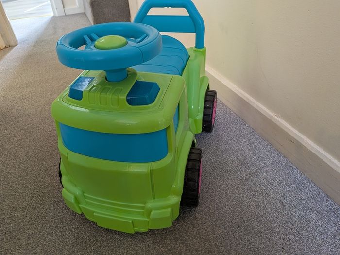 Toddler toy truck