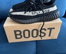 Yeezy Boost 350 V2 - Brand New - UK Size 8