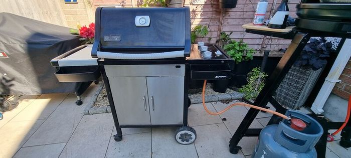weber spirit e320 3 burner gas barbecue