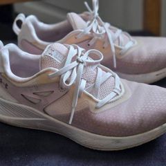 running shoes women Under Armour UK5
