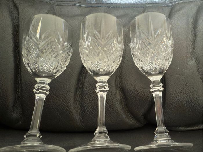 Beautiful set of 3 Crystal D'Arques  Fontenay Cut Sherry Glasses