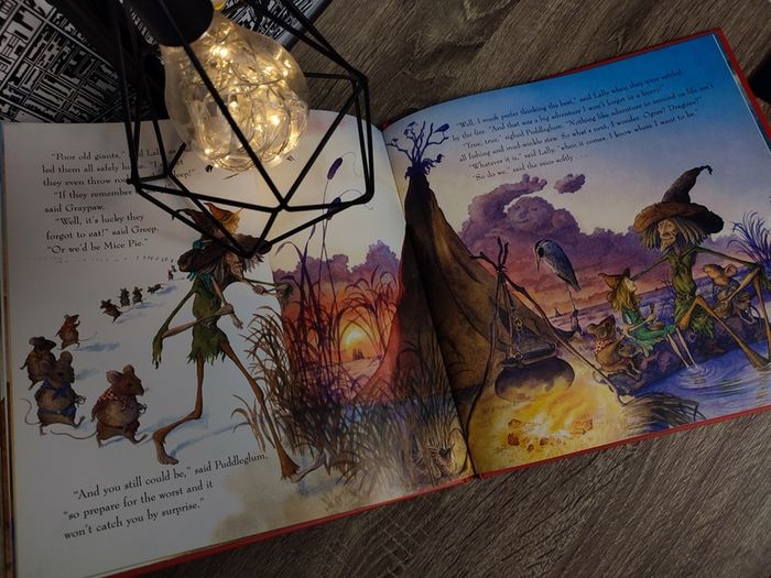 The Giant Surprise ! The Narnia Story ! Inspired by HarperCollins !C.S Lewis ! Hardcover ! 2005 ! by
