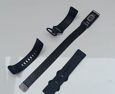 Fitbit Charge 6 + 3 Interchangeable Bands Bundle