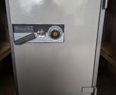 Diamond safe with combination and key