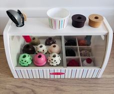 Melissa and Doug Ice Cream Counter Wooden Toy