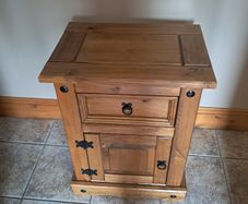 Mexican pine bedroom lockers