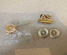 Italian Airforce metal badge lot