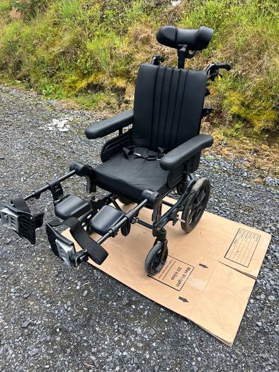 Invacare Rea Azalea Assist Tilt-in-Space Wheelchair (2022) 44x45cm Seat