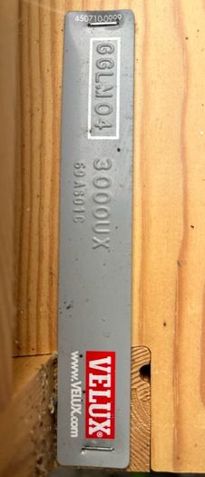 Velux roof window GGLM04 700x900mm