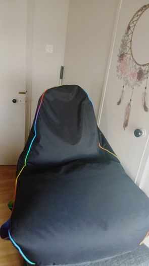 Gaming chair/beanbag and foot poof
