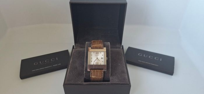 Gucci 7700M watch