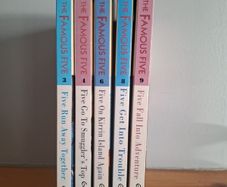 Famous Five Paperback Bundle