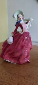 Vintage 1939 Royal Doulton Figurine - Autumn Breezes - Lady Figurine