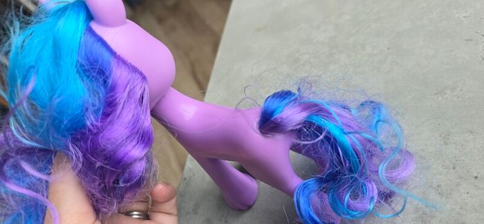 Large Izzy Moonbow Brushable 6 inch MLP G5 My Little Pony Hasbro 2021