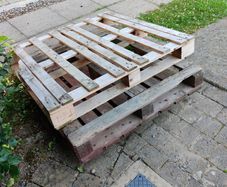 2 free wooden pallets. Collection only