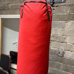 Outshock boxing bag and bracket