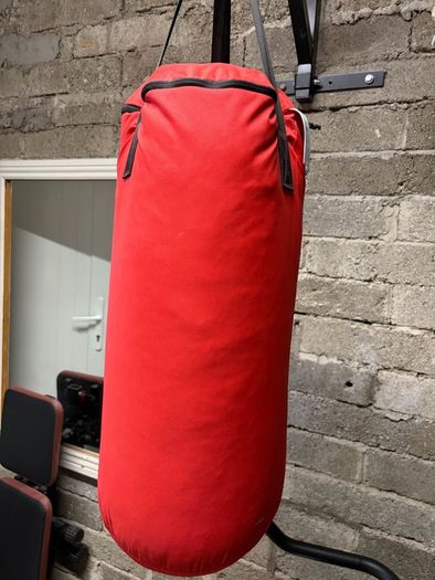 Outshock boxing bag and bracket
