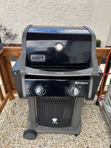 Weber E-210 Gas BBQ