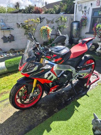 2021 Aprilia Tuono V4 Factory