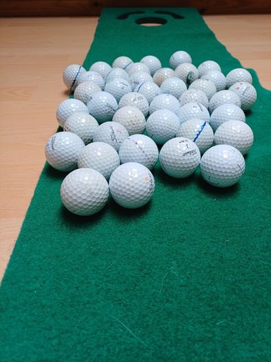 100s of golf balls for sale - Prov1s, Z star, Chromesoft, TP5 and lots of other cheaper balls