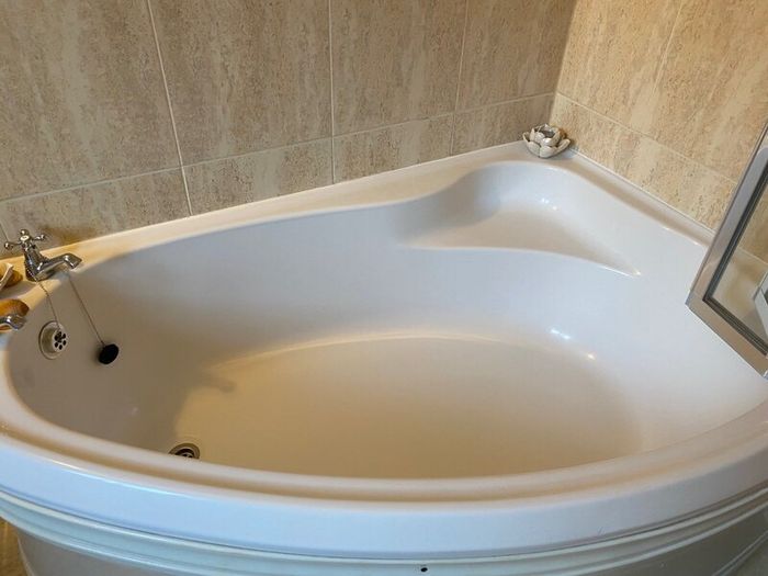 Bathroom suite