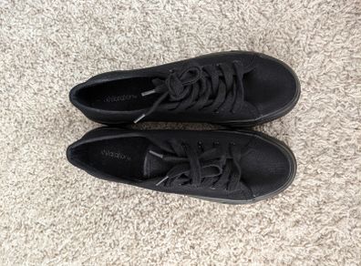 Canvas trainers