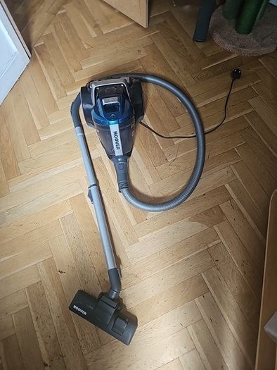 Working Hoover vacuum cleaner