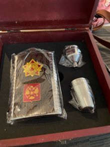 Wooden chess set with hip flask and steel glasses