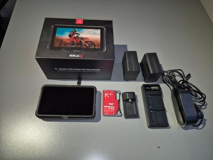 Atomos Ninja V with 1tb SSD and batteries
