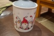 Gonk / gnome storage pot