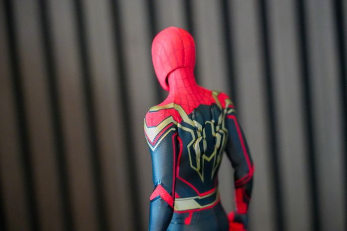 Hot Toys Spider-Man - Integrated Suit - MMS623 - 1/6 Scale